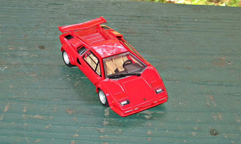 Illustration for article titled Tomica Premium Goes 1/43: Lamborghini Countach LP500S